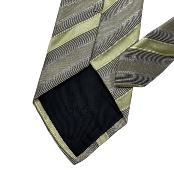 HUGO BOSS Gold/Beige Striped Silk LUXURY Tie ITALY - Picture 4 of 4